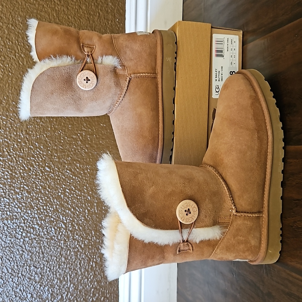 UGG Women's